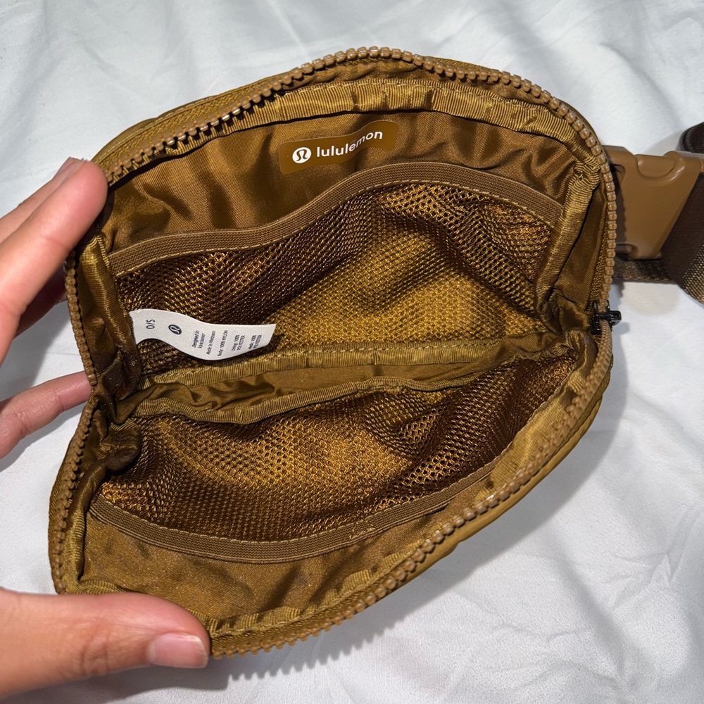 lululemon everywhere Belt Bag NWT